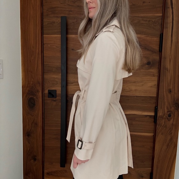 Club Monaco Cream Trench Coat - Picture 4 of 5
